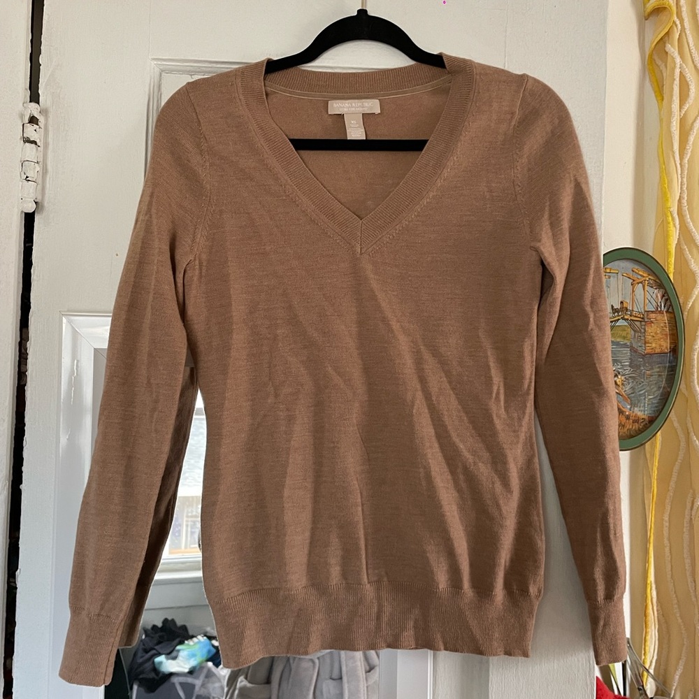 banana republic merino wool sweater v neck